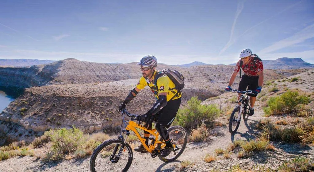 Cinq jours en VTT au Nevada : construire une aventure réaliste