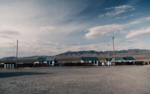 Désert Nevada théâtre immersif dans une ville fantôme